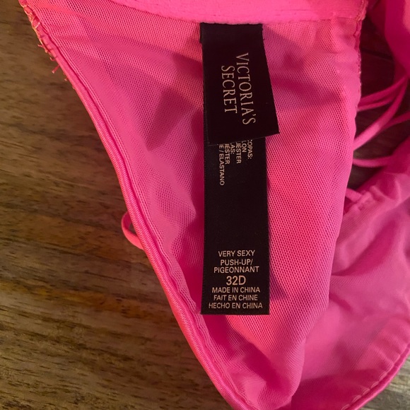 Victoria’s Secret very sexy pink lace push up bra front closure - Picture 5 of 5